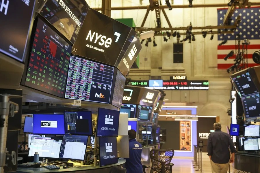 Wall Street cierra mixto, con el índice Dow en récord gracias a Nvidia y el optimismo sobre Ormuz