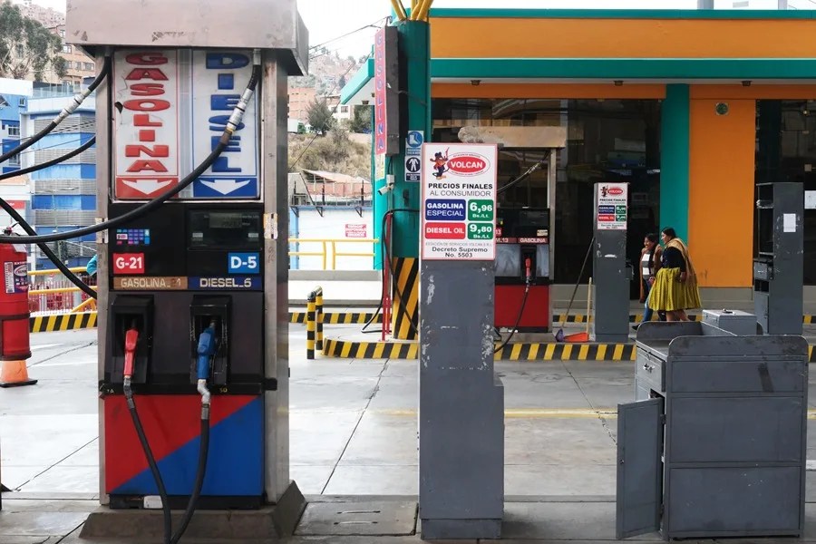 El Gobierno de Bolivia retira la subvención al precio del diésel para "grandes consumidores"