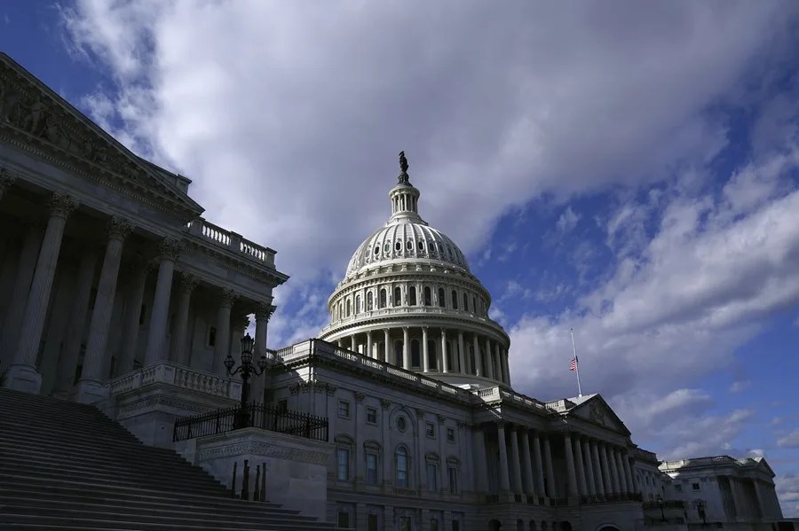 El Senado de Estados Unidos aprueba plan para evitar un cierre de Gobierno antes de las elecciones