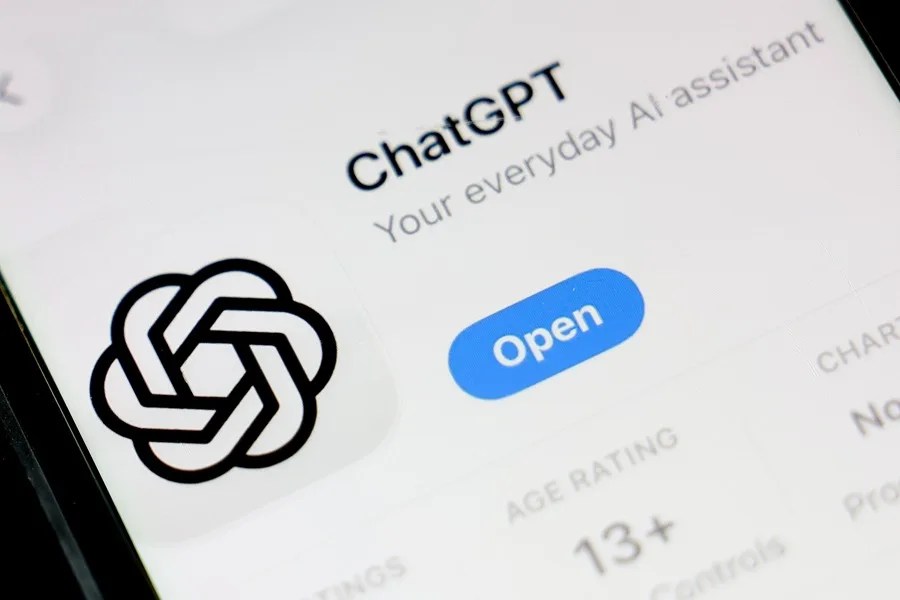 OpenAI lanza 'ChatGPT para adolescentes' con filtros de seguridad y controles parentales