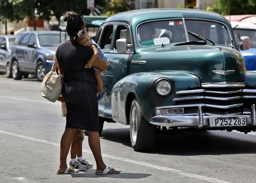 El embarazo adolescente en Cuba: "Soy una niña aprendiendo a ser mamá"