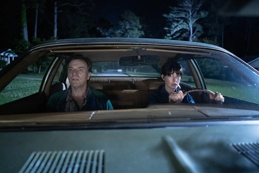 Dinosaurios renovados y crisis familiar se mezclan en 'The End of Oak Street'