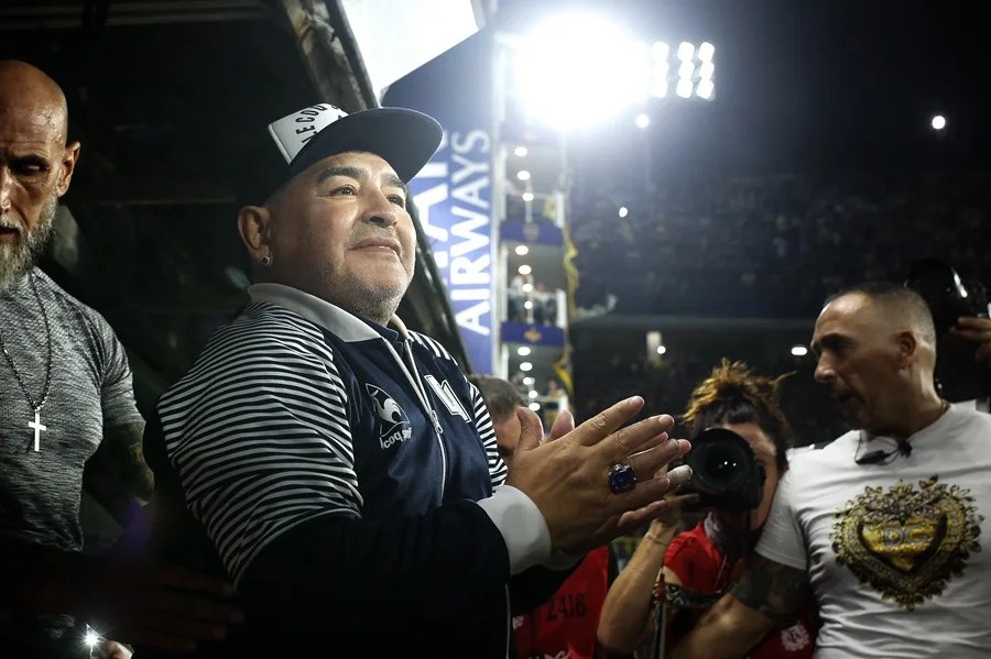 Diego Maradona tenía "signos de una insuficiencia cardíaca" días antes de morir, según un perito