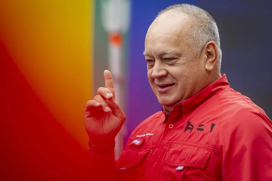 Diosdado Cabello le da la bienvenida a los opositores que llegaron a Venezuela para el diálogo con el chavismo