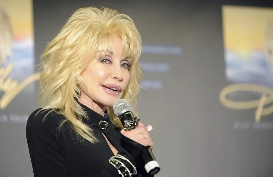 Dolly Parton, legendaria estrella de la música country, muere a los 80 años