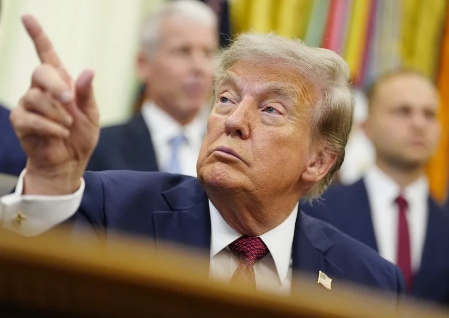 Un bufete ligado al Gobierno Trump recibe un contrato millonario para defender a menores migrantes