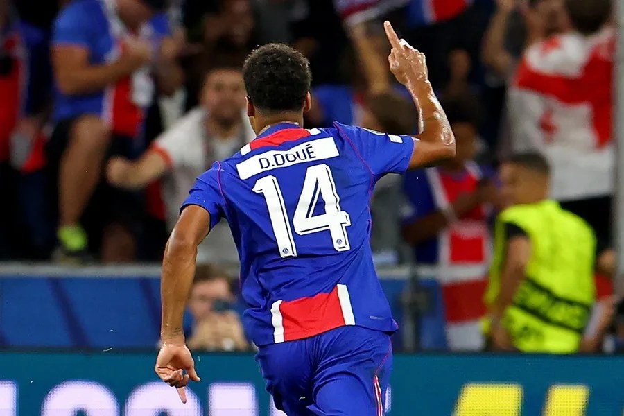 El PSG logra su segunda Supercopa de Europa seguida tras imponerse 2-1 frente al Aston Villa