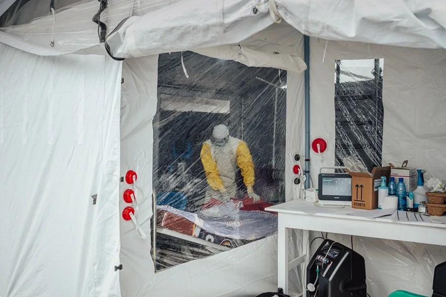 Campamento para tratar a los enfermos de ébola en Congo.