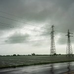 Colombia vuelve a vender energía a Ecuador tras suspender exportación por aranceles