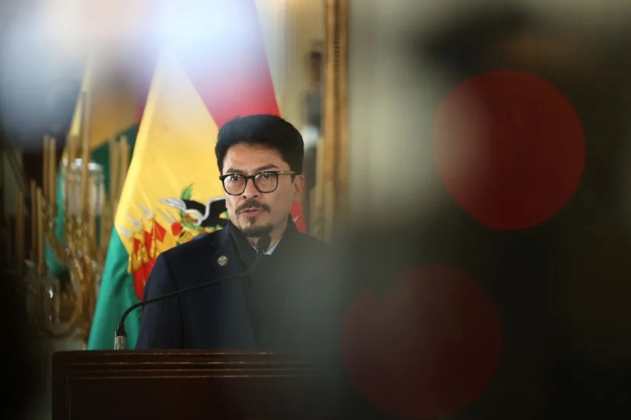 El Gobierno de Bolivia dice que el retiro de la subvención al diésel es un "condicionamiento" del FMI