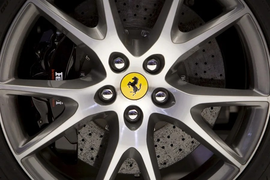 El primer Ferrari eléctrico alcanza un récord de 40 millones de dólares en una subasta