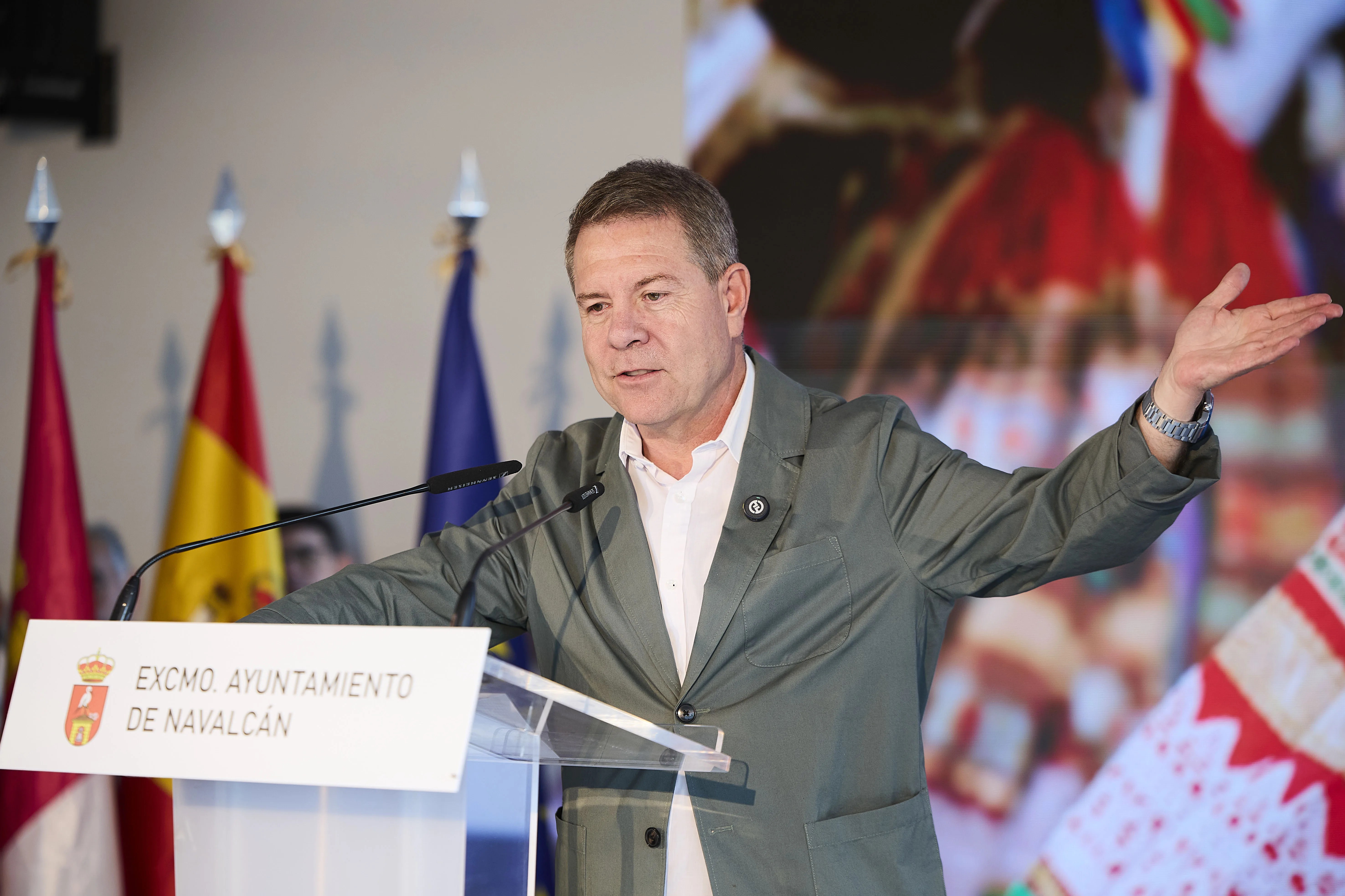 García-Page destaca que el curso escolar comienza con 6.000 profesores más que en 2015.
