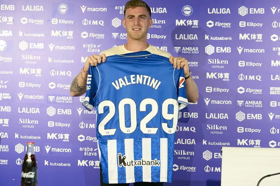 Nicolás Valentini, nuevo jugador del Deportivo Alavés. EFE / L. Rico