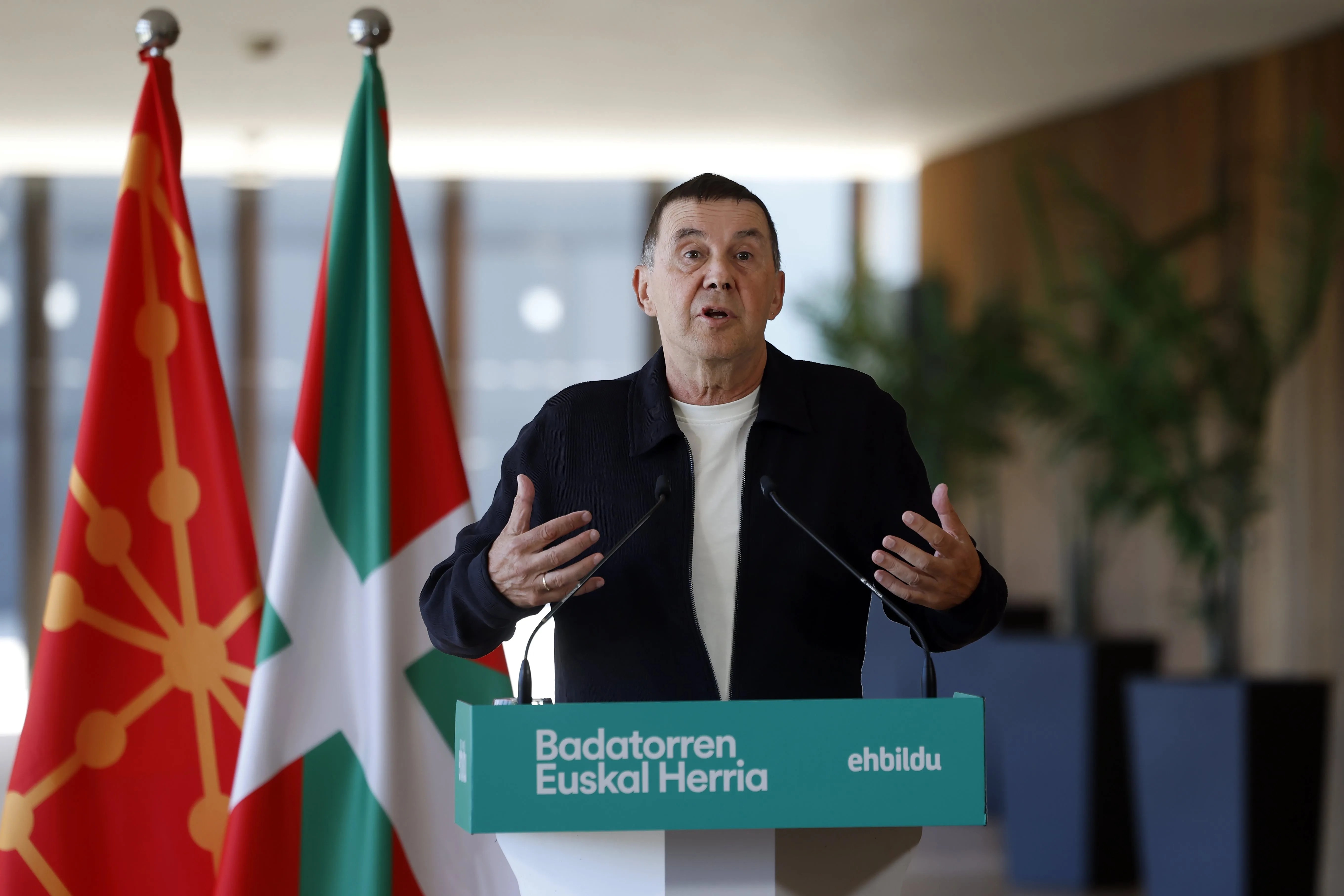 El secretario general de EH Bildu, Arnaldo Otegi, este lunes en Pamplona.