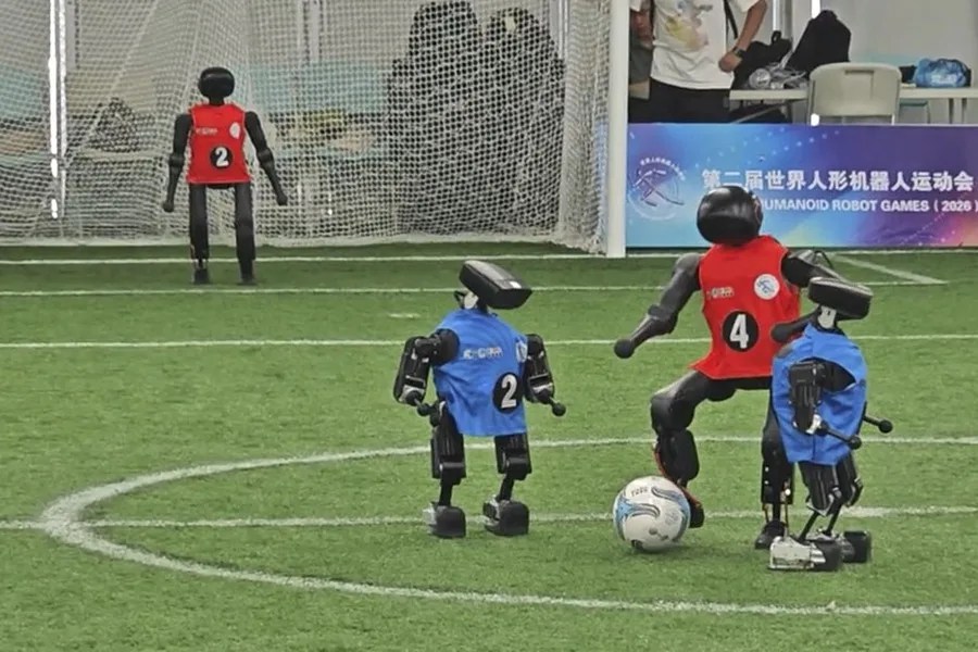Correr, saltar o jugar al fútbol ya no basta: los llamados Juegos Mundiales de Robots Humanoides de Pekín quieren que las máquinas demuestren también que pueden trabajar.