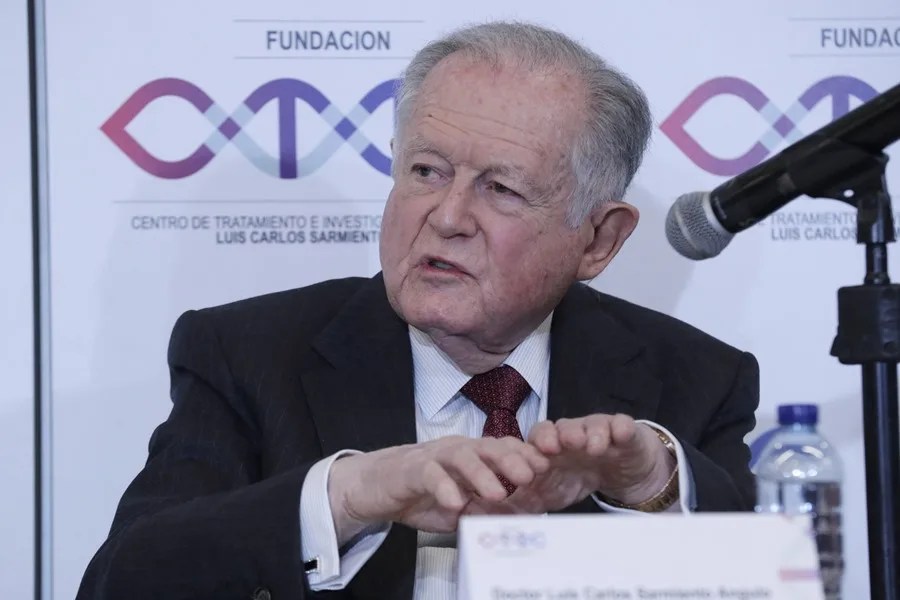 La familia del mayor grupo financiero de Colombia dona 64 millones de dólares por el terremoto