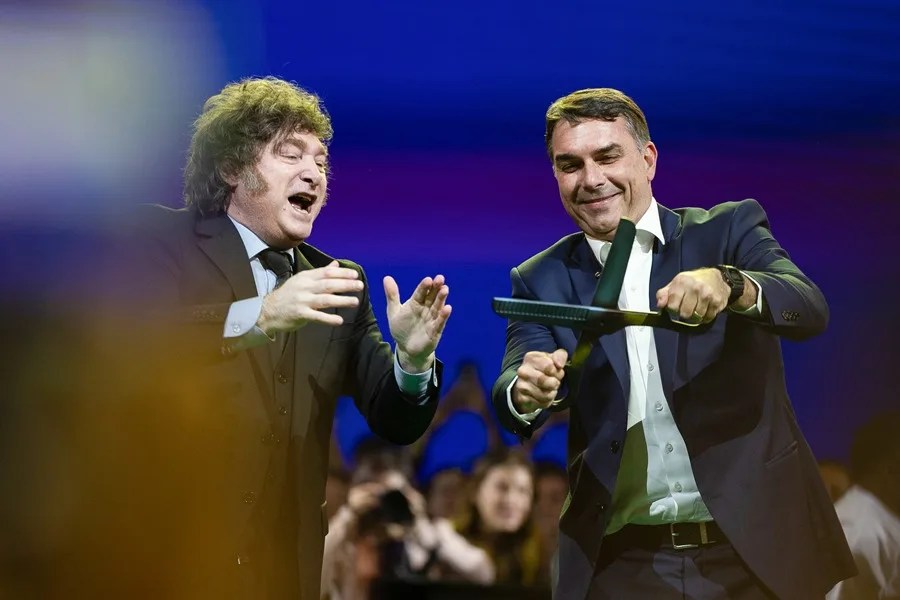 La campaña presidencial arranca en Brasil con Lula y Flávio Bolsonaro en empate técnico