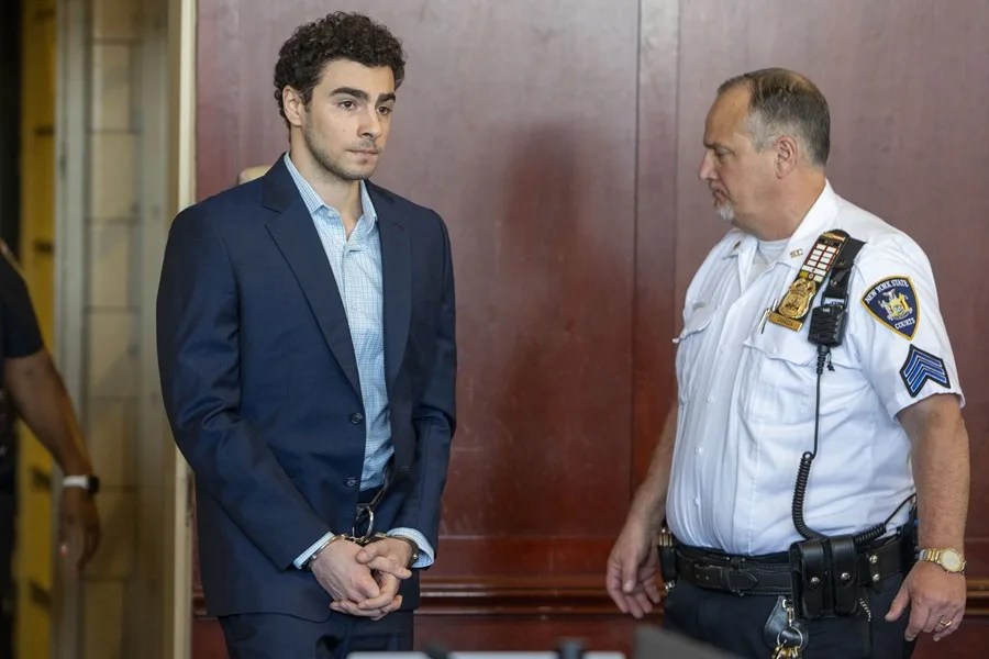 Luigi Mangione admite que mató al CEO de UnitedHealthcare en su juicio federal en Nueva York