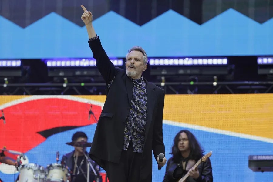 Karol G, Yatra, Maluma y Miguel Bosé unen ritmos en un concierto solidario tras el terremoto en Colombia