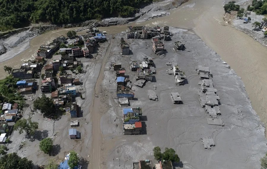 La ONU alerta de la dificultad para acceder a las zonas más afectadas por la riada en Nepal