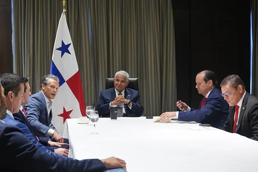 El presidente de Panamá afirma que el narcotráfico es el peor enemigo del Canal