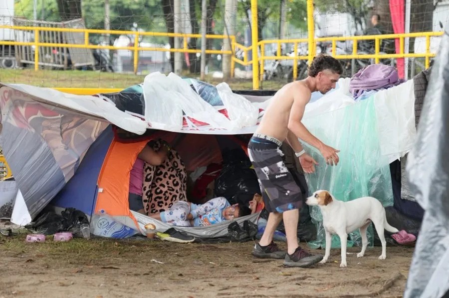 Fuertes lluvias en Pereira agravan la situación de los damnificados por el terremoto en Colombia