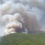 El incendio forestal de Pinofranqueado (Cáceres), en la comarca de Las Hurdes, ha obligado ya a evacuar a unas 700 personas de distintas alquerías, EFE/ATBRIF