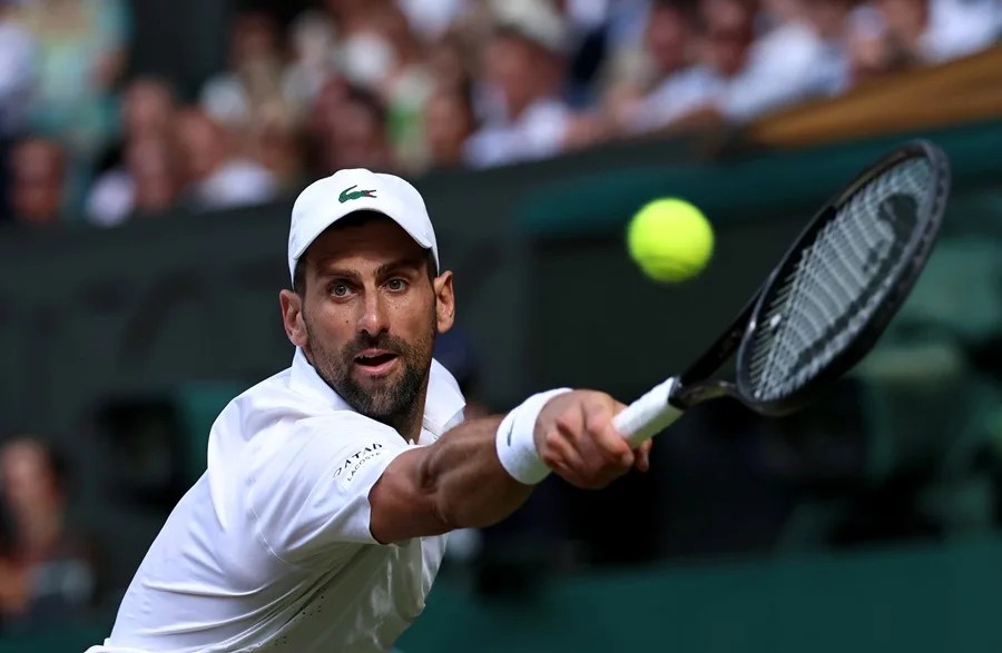 Federer dice que le habría encantado enfrentarse a Carlos Alcaraz y que Djokovic es uno de los favoritos del abierto de EE.UU.