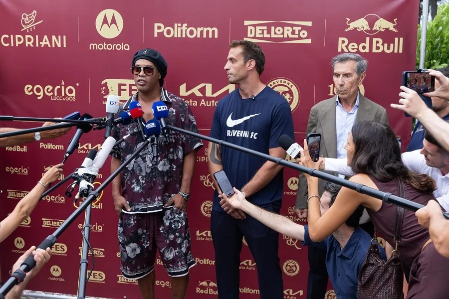 Ronaldinho fue presentado en el Ravenna: “Ganar, es lo que he venido a hacer” 2 Ronaldinho, en su presentación con el Ravenna: “Ganar, es lo que he venido a hacer”