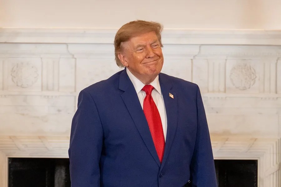 Trump renueva intento de destitución de gobernadora de la Fed pese a revés en el Supremo