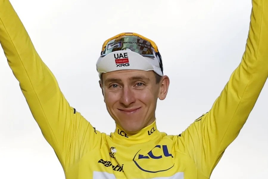 El ganador del Tour de Francia, Tadej Pogacar.