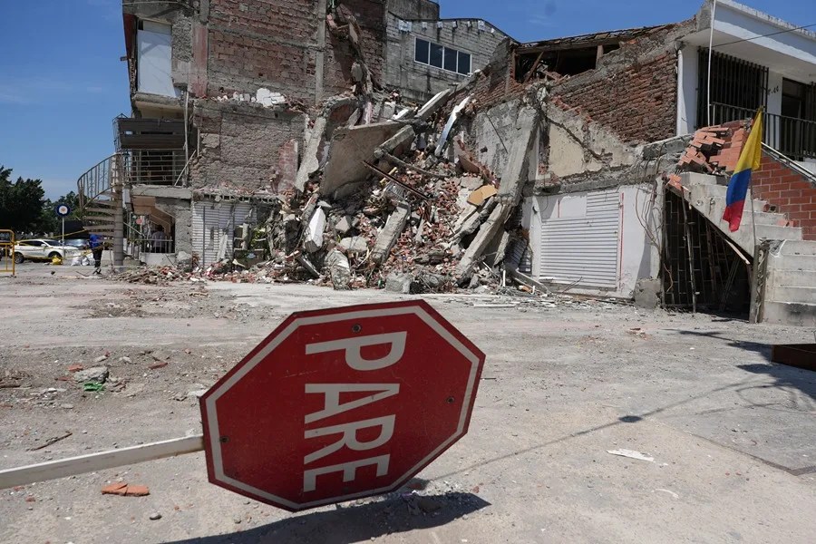 Colombia eleva a 319 el número de fallecidos por el terremoto de magnitud 7,4