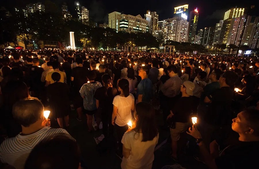 Un tribunal de Hong Kong declara culpables a dos activistas de la vigilia de Tiananmen por subversión