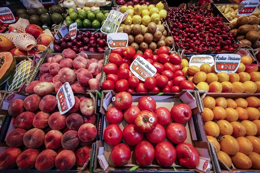 Una frutería en el Mercado Maravillas de Madrid.