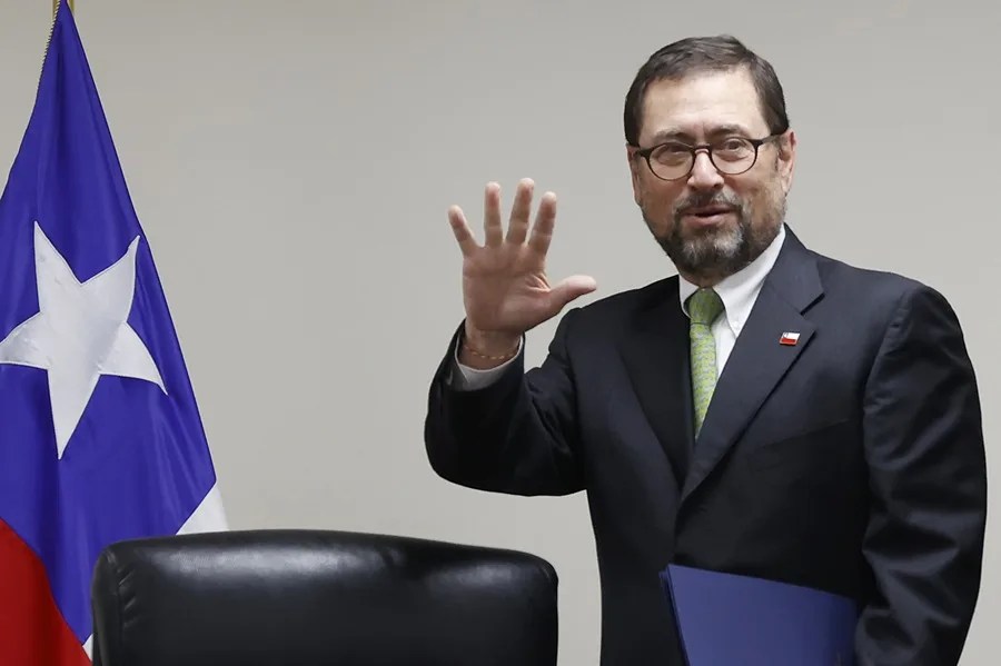 Chile enviará una nota de protesta a Argentina por declaración sobre el Estrecho de Magallanes