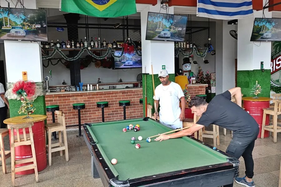 Cuba reorganiza su comercio y da luz verde para crear cadenas de tiendas y restaurantes