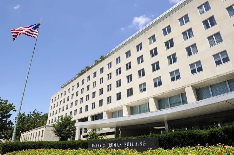 Estados Unidos planea retirar miles de visas de trabajo o negocios a solicitantes de asilo