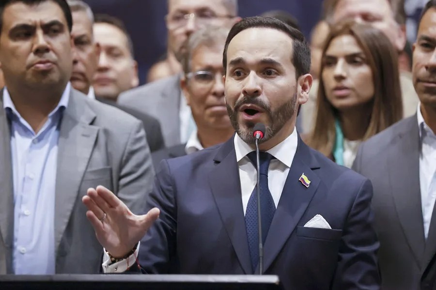 De la Espriella hereda una Colombia con hueco fiscal, baja inversión e inflación al alza
