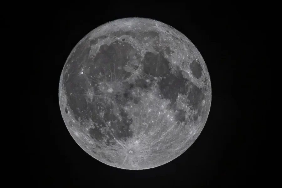 El polo sur de la Luna se convierte en la nueva meta de la carrera espacial
