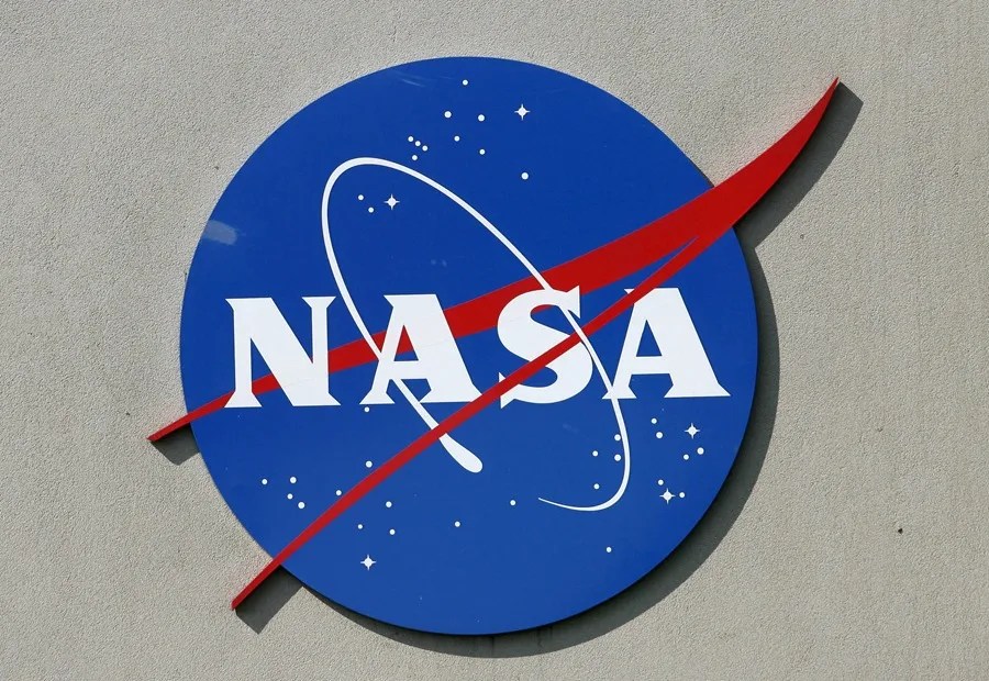 La NASA alerta del riesgo de que los microbios humanos contaminen el polo sur de la Luna