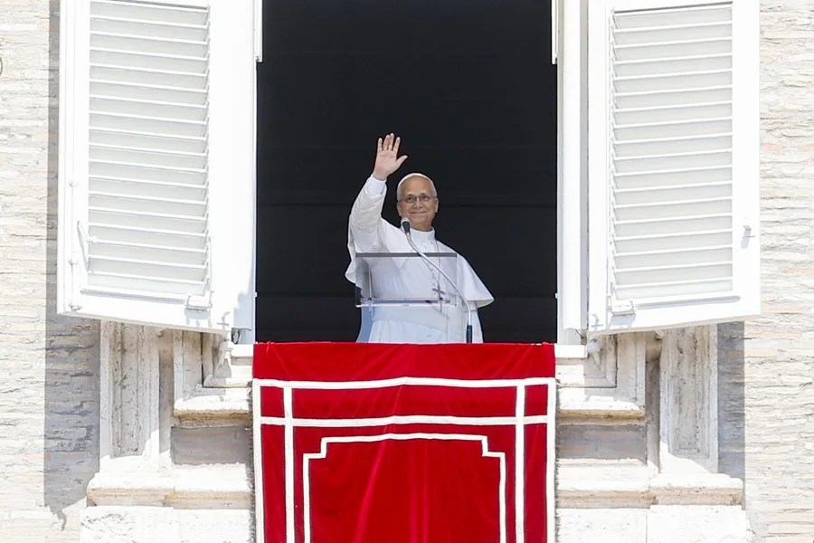 El papa León XIV, hoy desde la plaza de San Pedro del Vaticano
