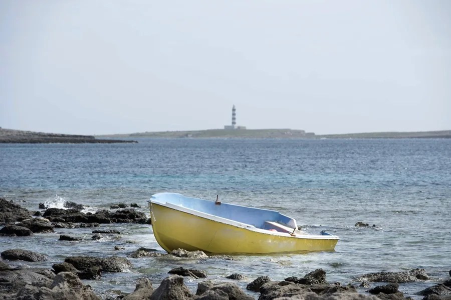 Una patera en una imagen de archivo en Menorca.