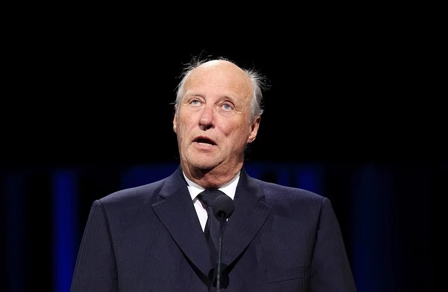 Empeora el estado de salud del rey Harald de Noruega, que permanece estable por infección
