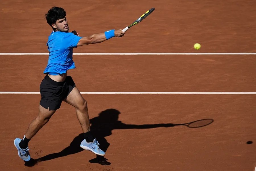 Federer dice que le habría encantado enfrentarse a Carlos Alcaraz y que Djokovic es uno de los favoritos del abierto de EE.UU.