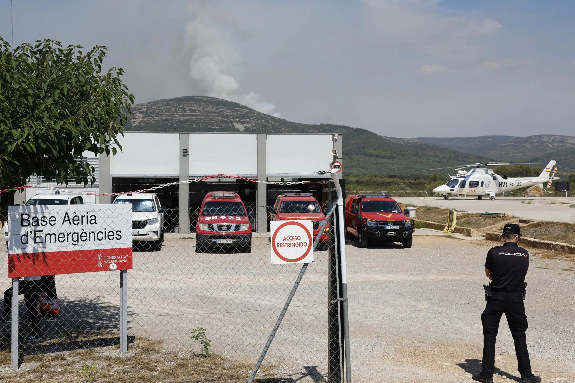 Vista del incendio en Tírig (Castellón). EFE/Ana Escobar