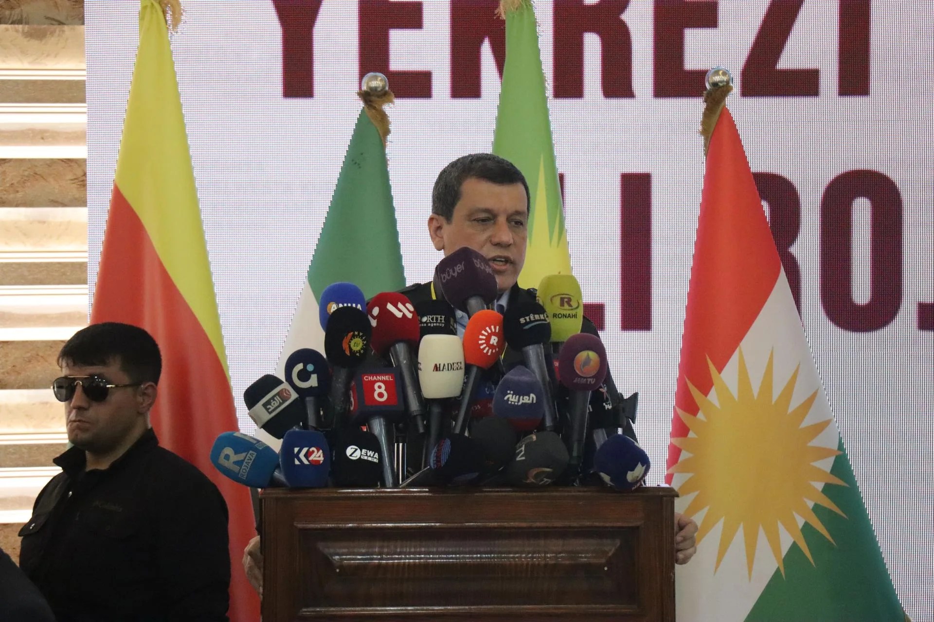 (FILE).- Mazloum Abdi, commander-in-chief of the Syrian Democratic Forces (SDF), speaks during the Kurdish National Conference, in Qamishli, northeast Syria, 26 April 2025. EFE/EPA/AHMED MARDNLI