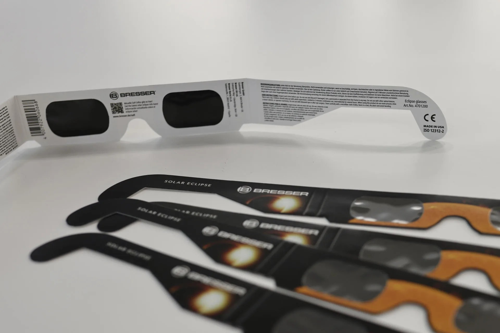 Gafas homologadas para ver el eclipse con seguridad. EFE/Marcos Villaoslada