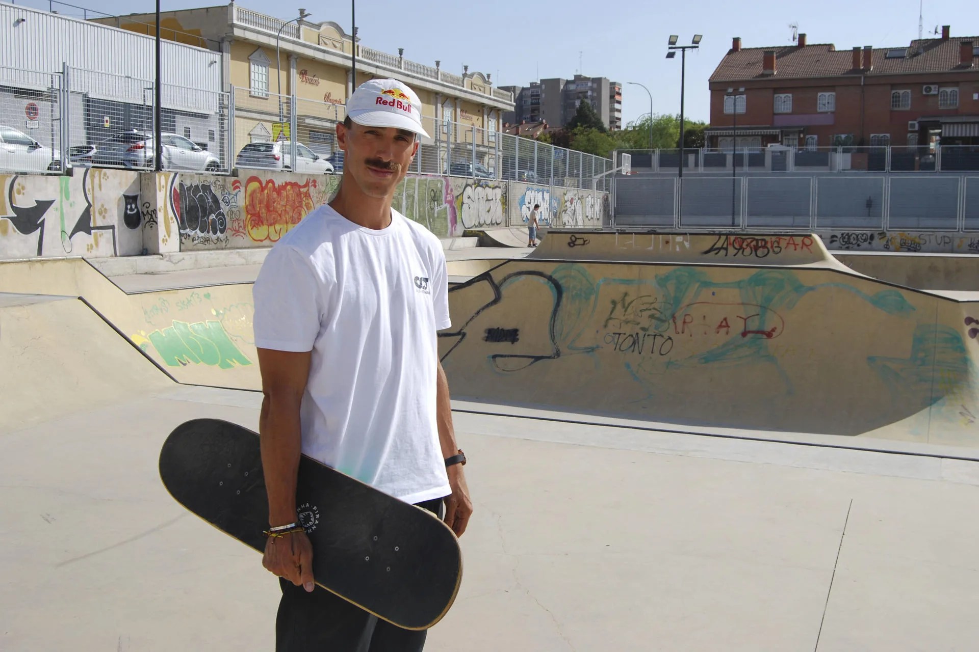 El 'skater' mostoleño Danny León, deportista olímpico en Tokio 2020 y en París 2024, aprovechó el eclipse solar en España para inmortalizarse haciendo un 'truco'.