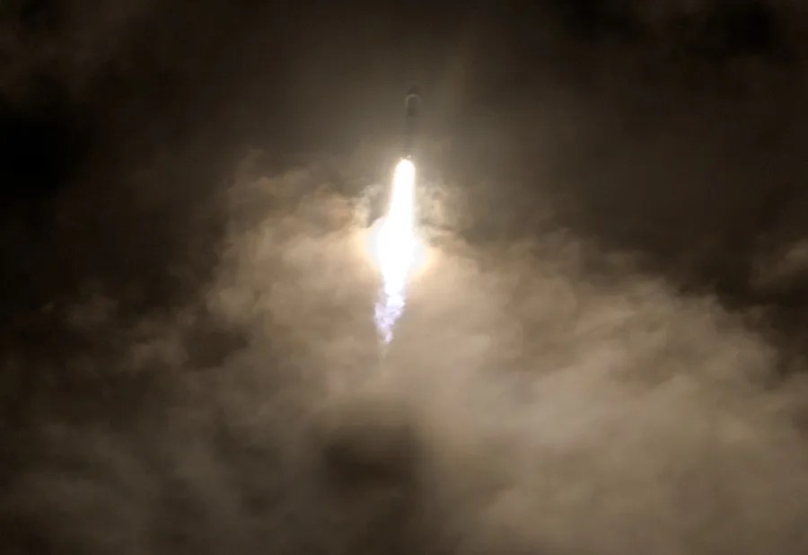 Los restos de un cohete de SpaceX impactarán el miércoles contra la Luna