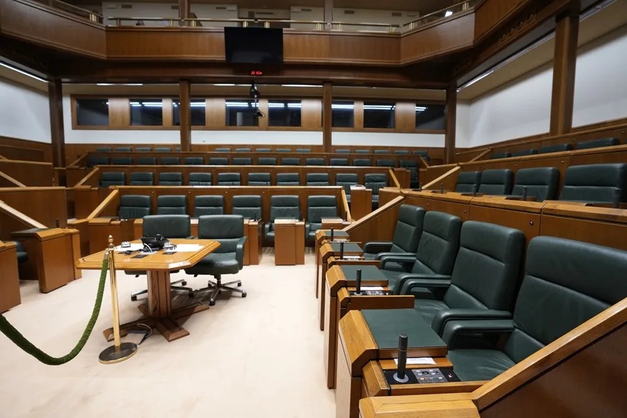 sueldos diputados senadores autonómicos